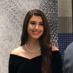 Meet your Posher, Olivia